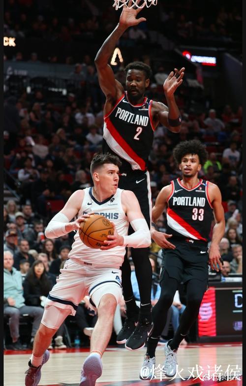 河村3分4助灰熊狂胜开拓者 国王终结太阳7连胜